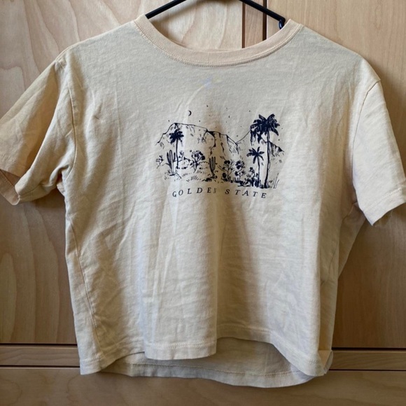 Cute yellow short tee from Garage - Picture 2 of 4